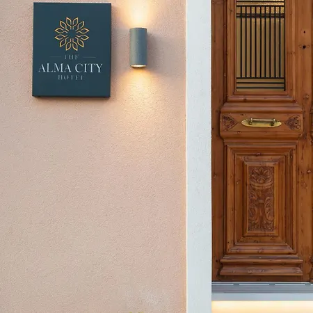 The Alma * خانيا