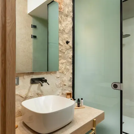 The Alma * خانيا